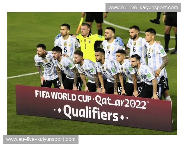 荷兰vs阿根廷：潘帕斯雄鹰能否展翅高飞，还是橙衣军团笑到最后？一场足球盛宴的深度预测